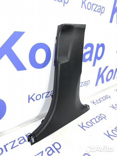 Обшивка средней стойки правая Kia Optima 3 TF