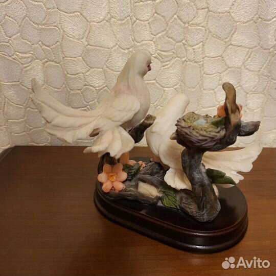 Фигурка голубей