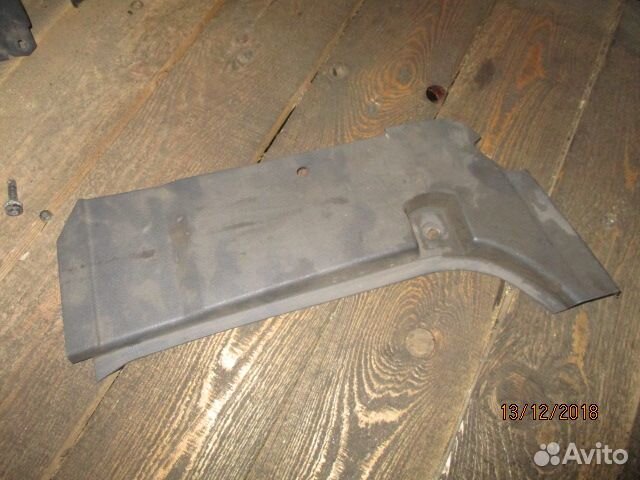 Накладка стойки левая Volvo 20372040