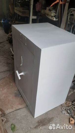 Сейф металлический 0.5х52х40х76см