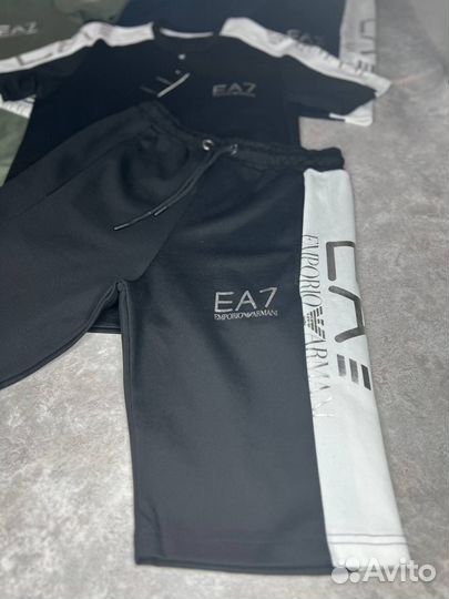 Летний костюм Emporio Armani