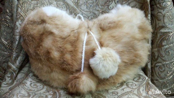 Оригинальные меховые изделия - варежки, сумочки др