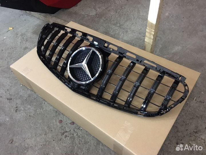 Решетка радиатора Mercedes W212 AMG рестайлинг
