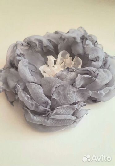 Брошь заколка цветок из ткани