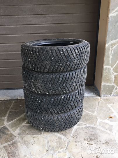 Goodyear UltraGrip SUV+ 225/60 R18
