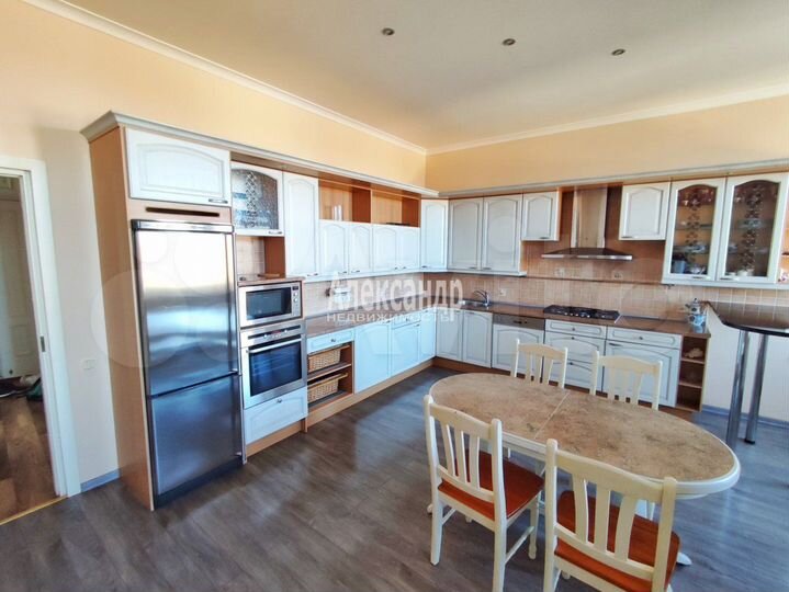 4-к. квартира, 146 м², 6/6 эт.