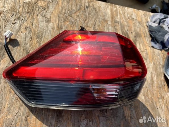 Фонарь левый Nissan X-trail T32