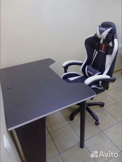 Компьютерный игровой стол + геймерское кресло