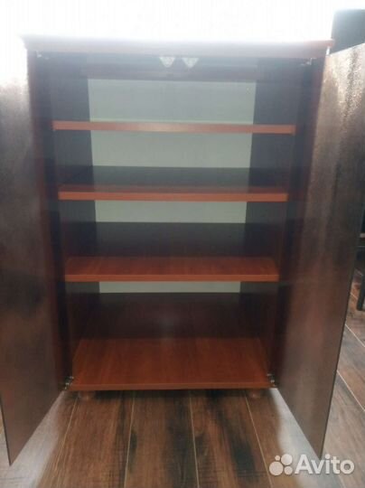 Тумба под аудио аппаратуру