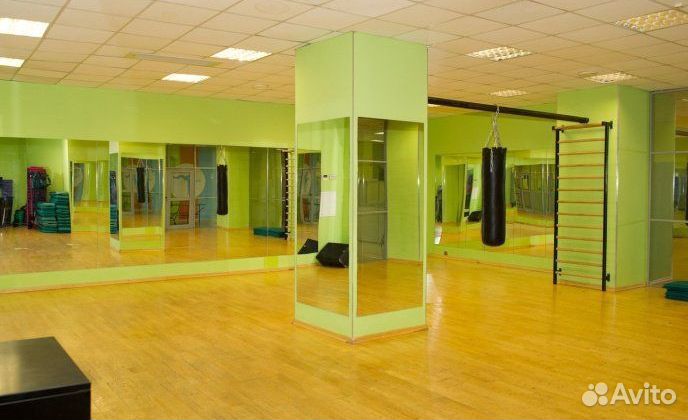 Зеркала под заказ на стену