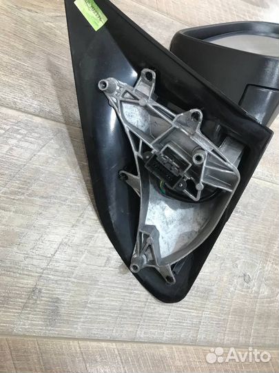 Правое зеркало на Opel Astra H