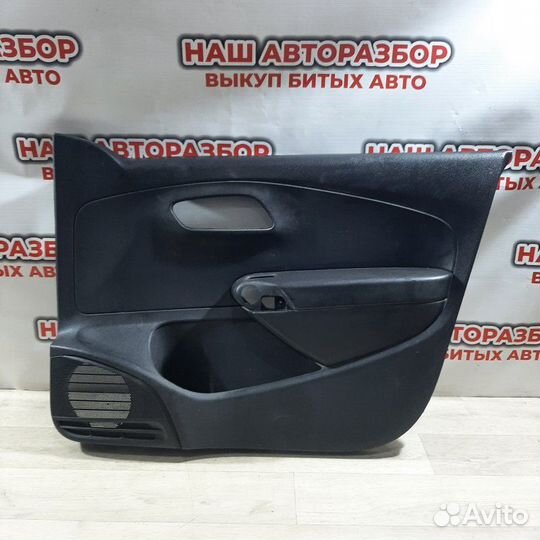 Обшивка боковой двери передняя правая Volkswagen