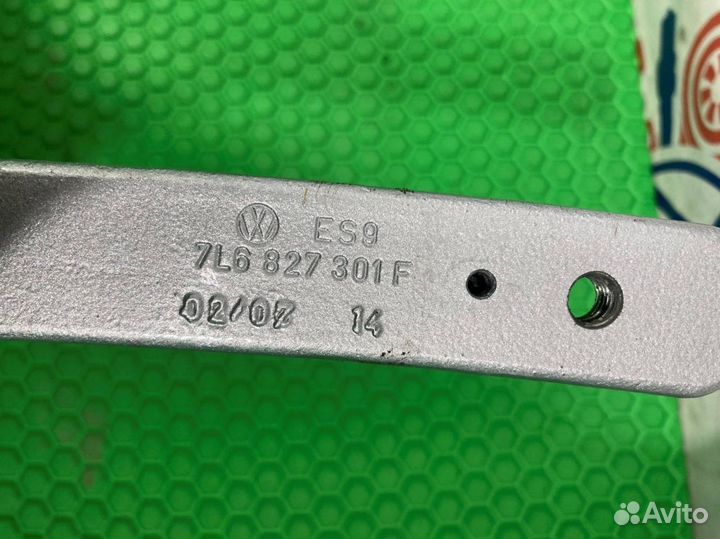 Петля двери багажника Volkswagen Touareg 7L6 7L7