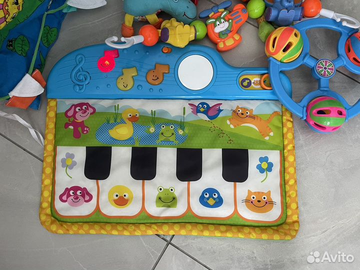 Развивающие игрушки погремушки