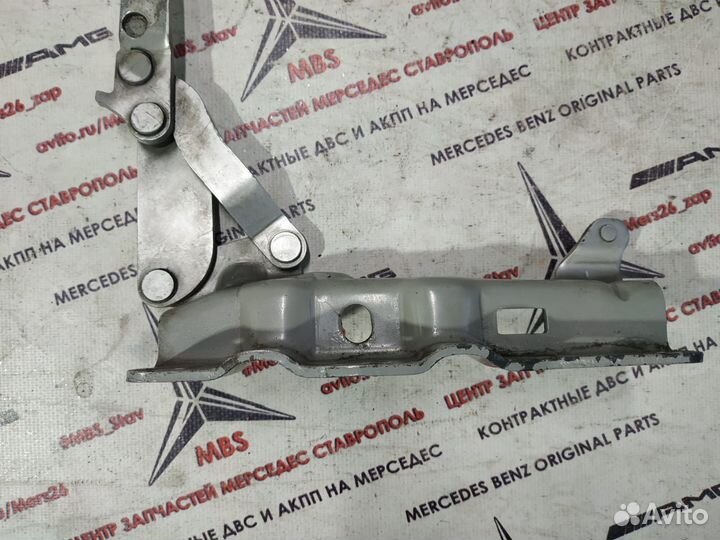 Петля капота Mercedes 203 рестайл
