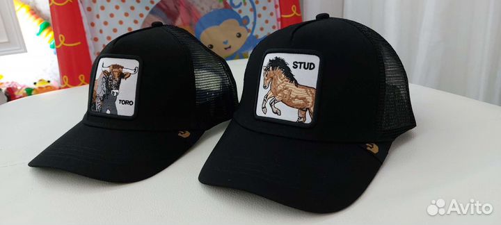 Бейсболка Goorin Bros сетка с лошадью и быком