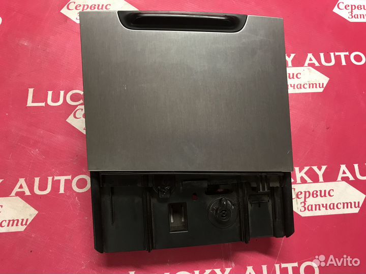 Прикуривaтeль USB и аuх Oптимa 4 84690-D4EB0L4