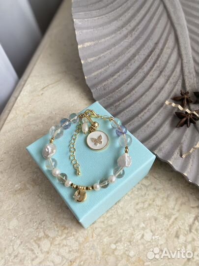 Браслет из натуральных камней с карабином