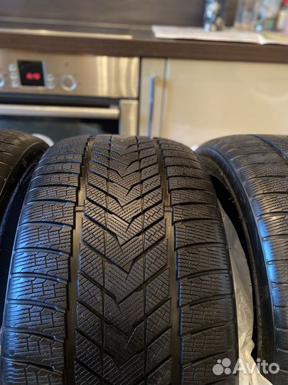 Grenlander IceHawke II 295/35 R21 107H