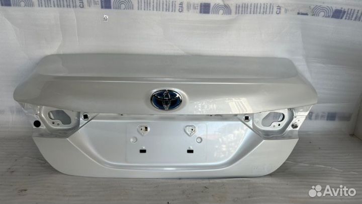 Крышка багажника задняя Toyota Camry V70/V75