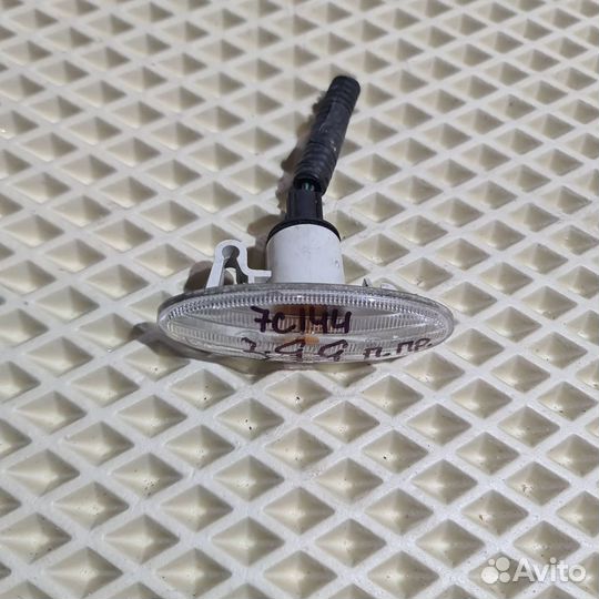 Повторитель поворота правый Nissan Qashqai J10