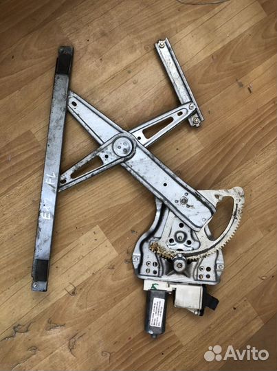 Электрический стеклоподъемник