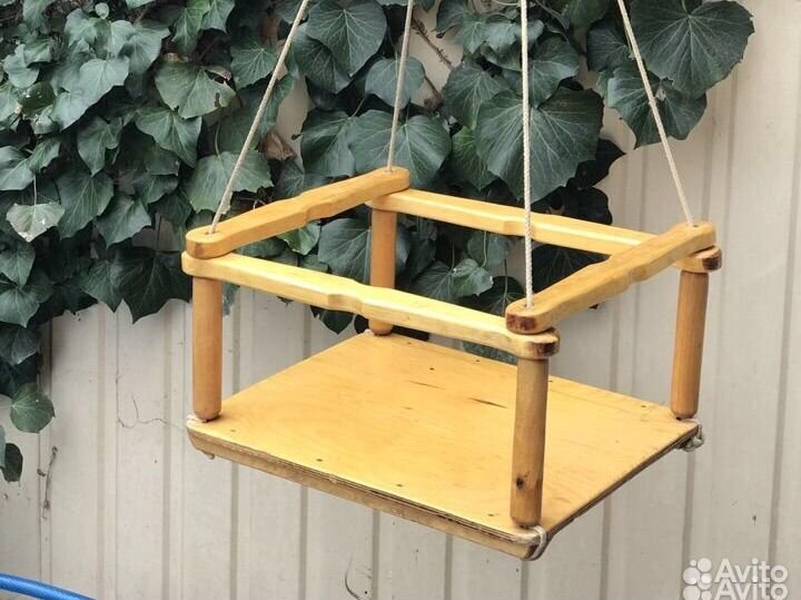 Детская деревянная качелька