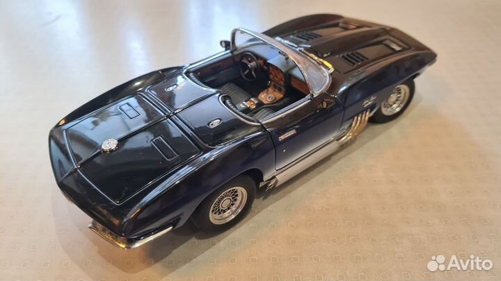 Коллекционная модель 1/18