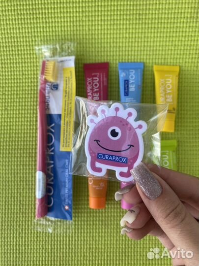 Набор зубной пасты и щетки curaprox