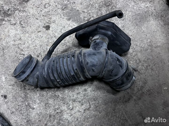 Воздуховод патрубок Mitsubishi Space Star