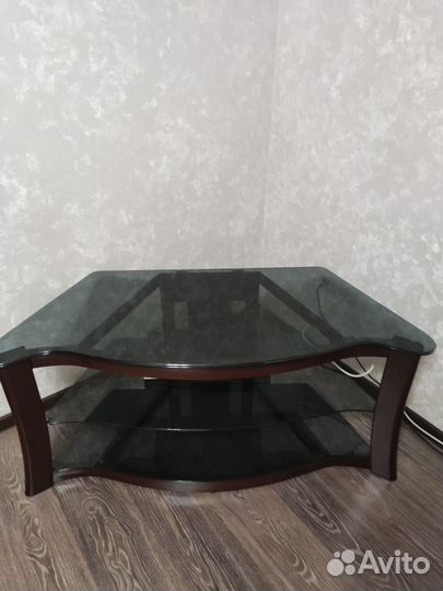 Стеклянная тумба под тв