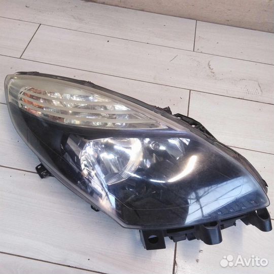 Фара правая Renault Grand Scenic 3