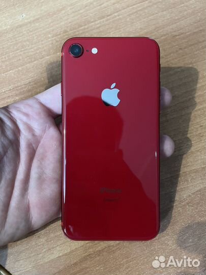Телефон iPhone 8 64 gb red