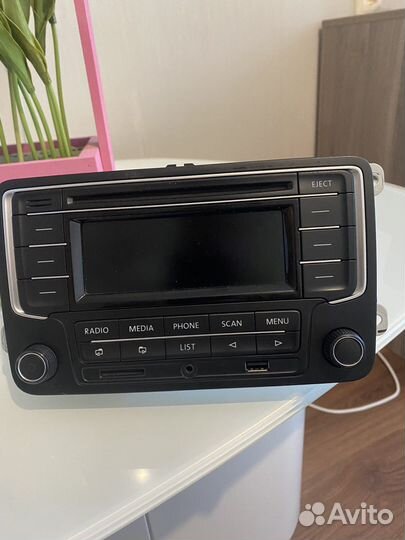 Магнитола на volkswagen polo седан 2014