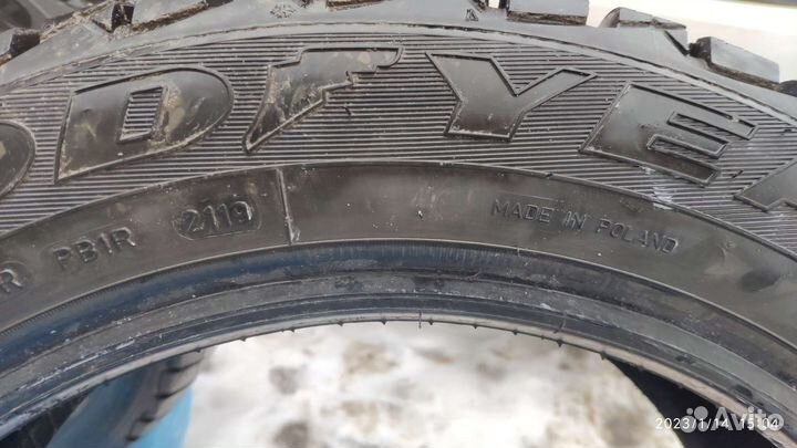 Goodyear Ultragrip 600 215/55 R17 98T