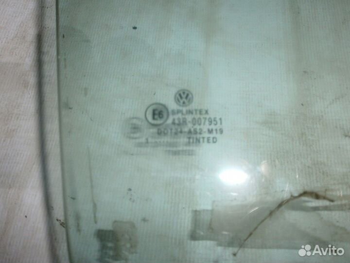 Стекло двери передней правой (Volkswagen Golf)