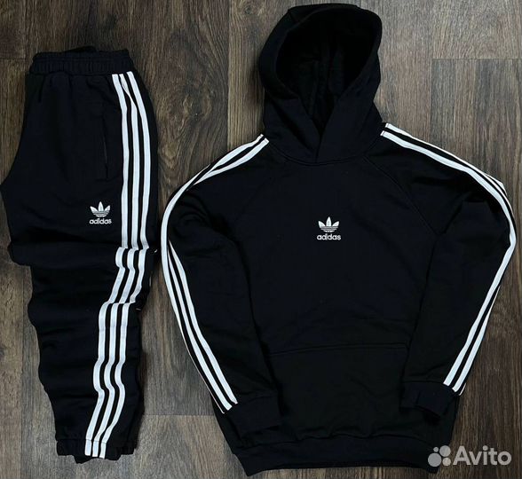 Спортивный костюм Adidas