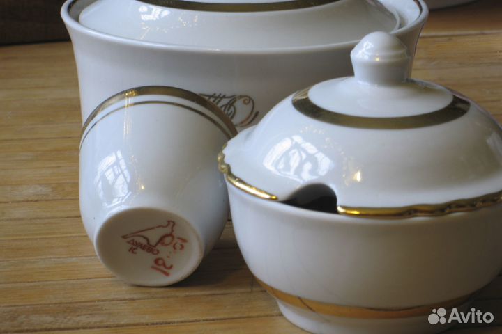 Сервиз для застольной сервировки