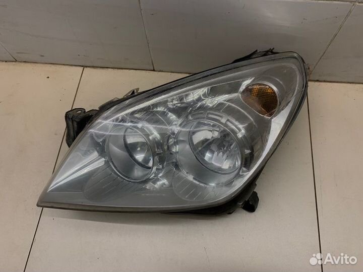 Фара левая Opel Astra H хетчбек 5-DR Z16XER 1.6