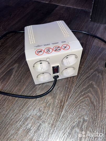 Стабилизатор напряжения