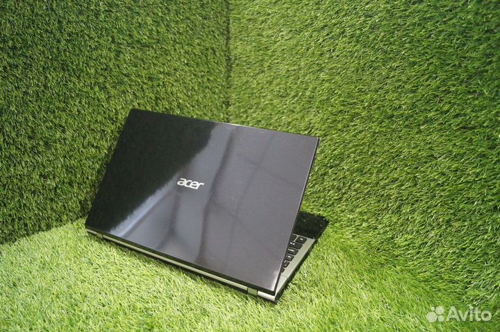 Стильный игровой Acer для танков и GTA