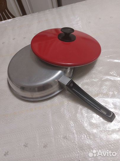 Посуда разная красная Турция