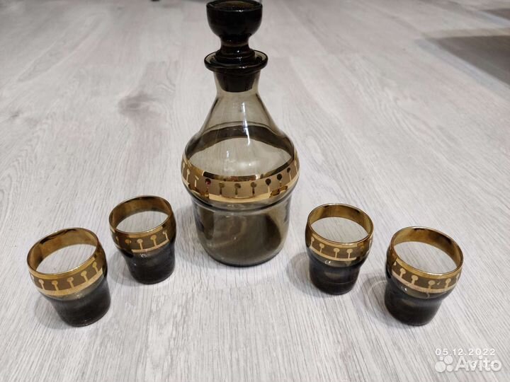 Графин с рюмками