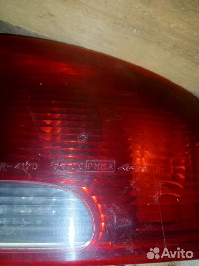 Фонарь задний правый Dodge Stratus 2002г