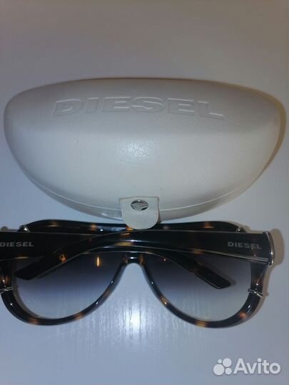 Солнцезащитные очки женские брендовые