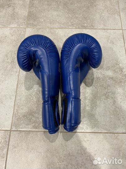 Боксерские перчатки 10 oz clinch синие