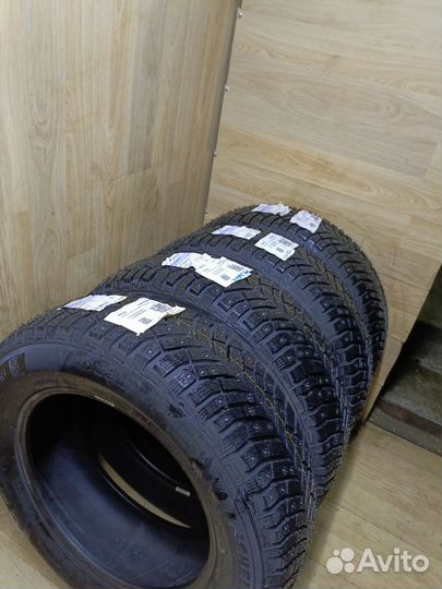 Michelin X-Ice North 4 215/65 R17 103T