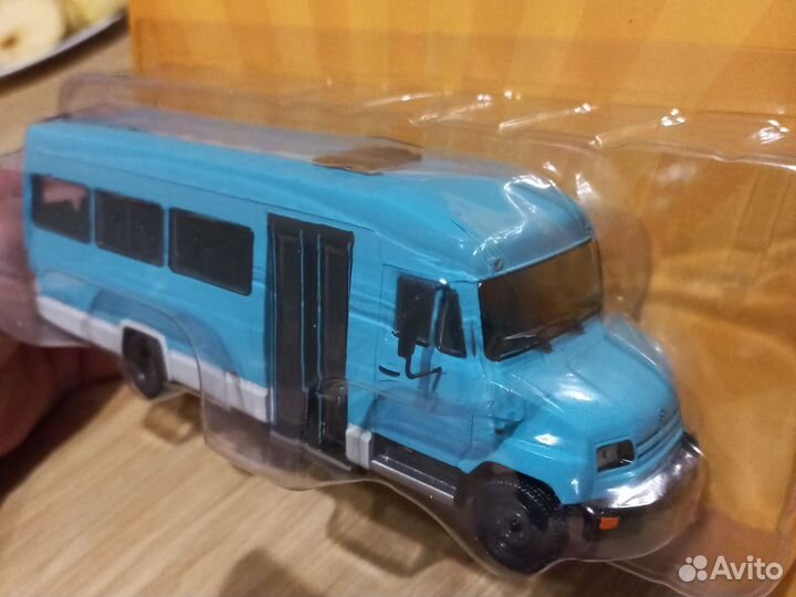 Автобус ЗИЛ-325000 Наши Автобусы 1/43 номер65