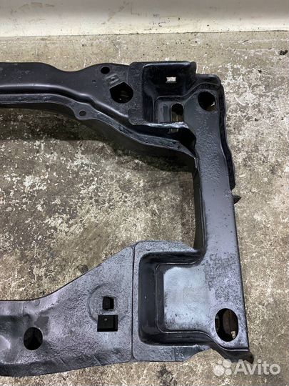 Передний подрамник Mercedes W210