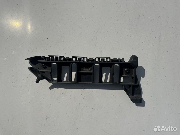 Кронштейн бампера VW Touran 1t0807184a